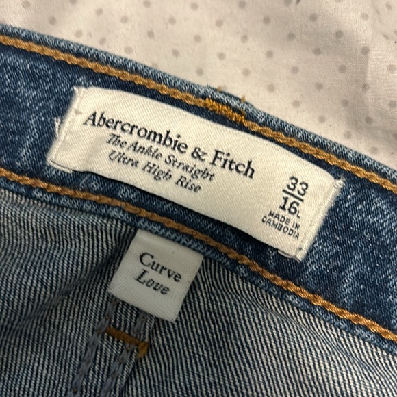 Abercrombie & Fitch jeans - new without tags. Size 33 curve love - Picture 3 of 3